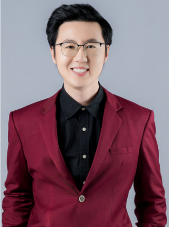 คุณกวินวัชร์ ฐิติธนภูรีนนท์ (อ๊อฟ) - CEO และผู้ก่อตั้ง Kawin Brothers